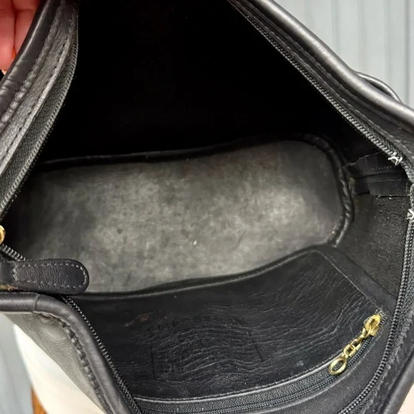 Vintage 90s Coach Worth Bag 4143 Black Glove-Tanned Leather Shoulder Bag - Picture 12 of 17